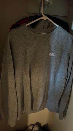 Nike sweater for sale only $20-30 u pick and it’s only been wore once nd it’s brand new