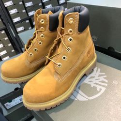 Timberland women 6 in waterproof Boot Wheat Nubick