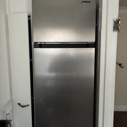 Magic Chef Min Fridge 
