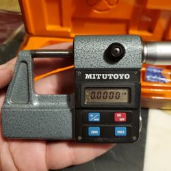 Mitutoyo Digimatic Micrometer 0-1"   0-25mm .0001" , 0.001mm 293 series