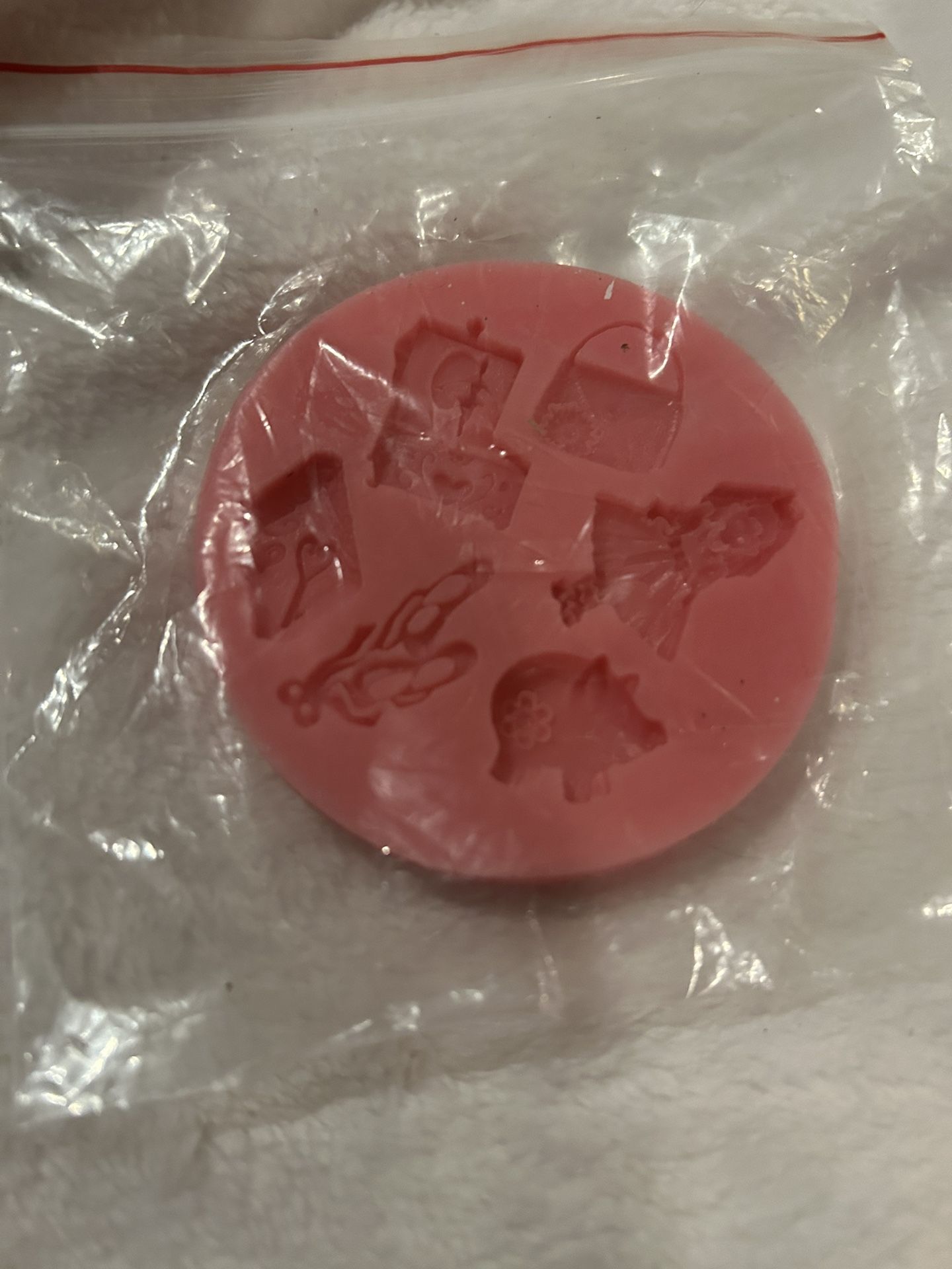 Mini resin project soap mold food purse piggy ballet slippers chest doll