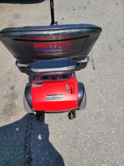 Metro mobility scooter