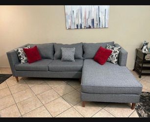 Grey sectional couch from Living Spaces LIKE NEW!!