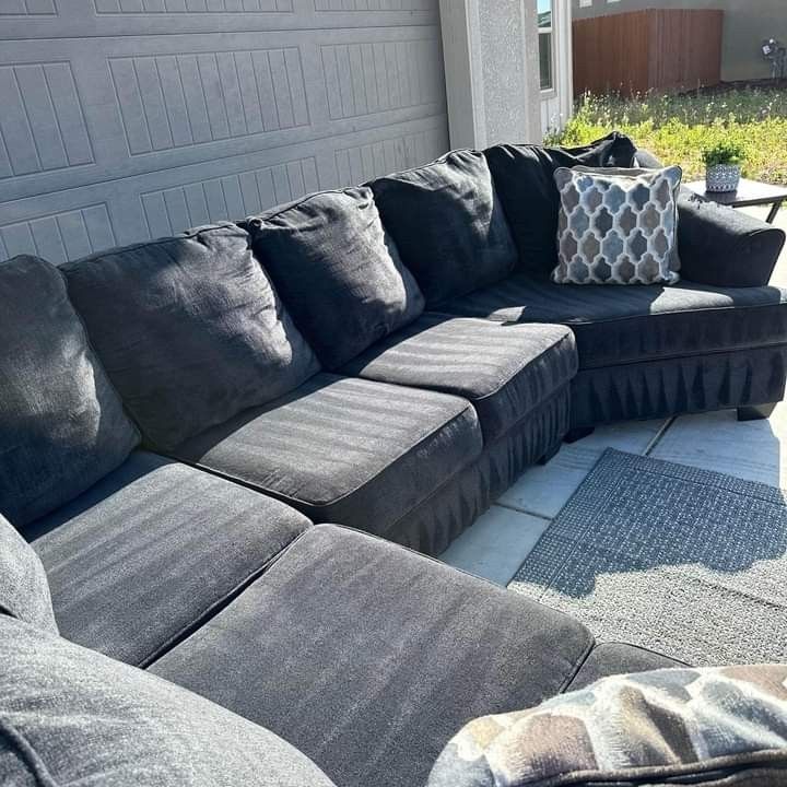 Gray Sectional Couch for Sale in Los Angeles, CA OfferUp