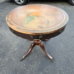 Antique Round Table With 1 Drawer. Needs Refinishing
