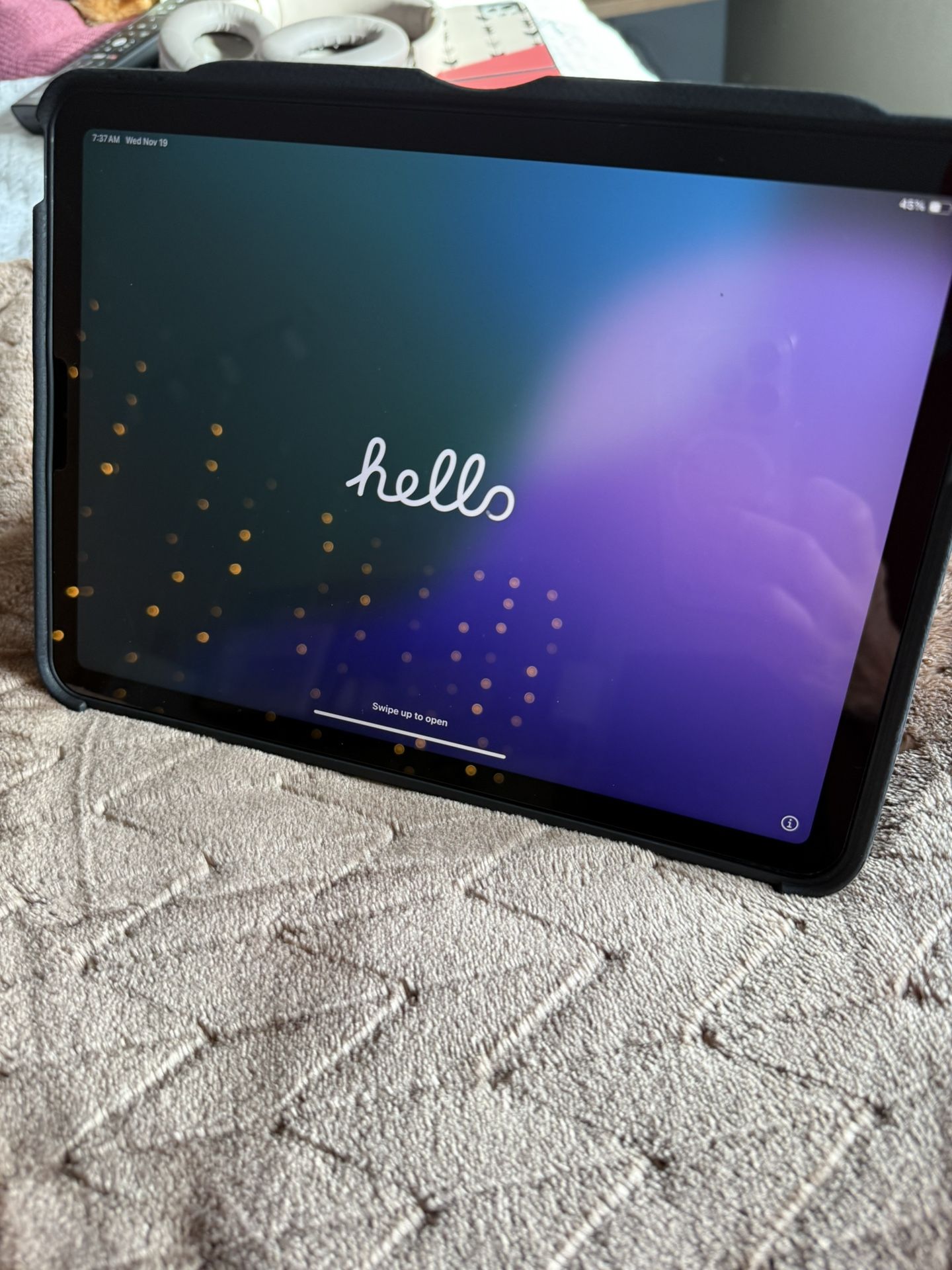 Apple iPad Air 10th Gen 256 Gb Case And Apple Pencil 