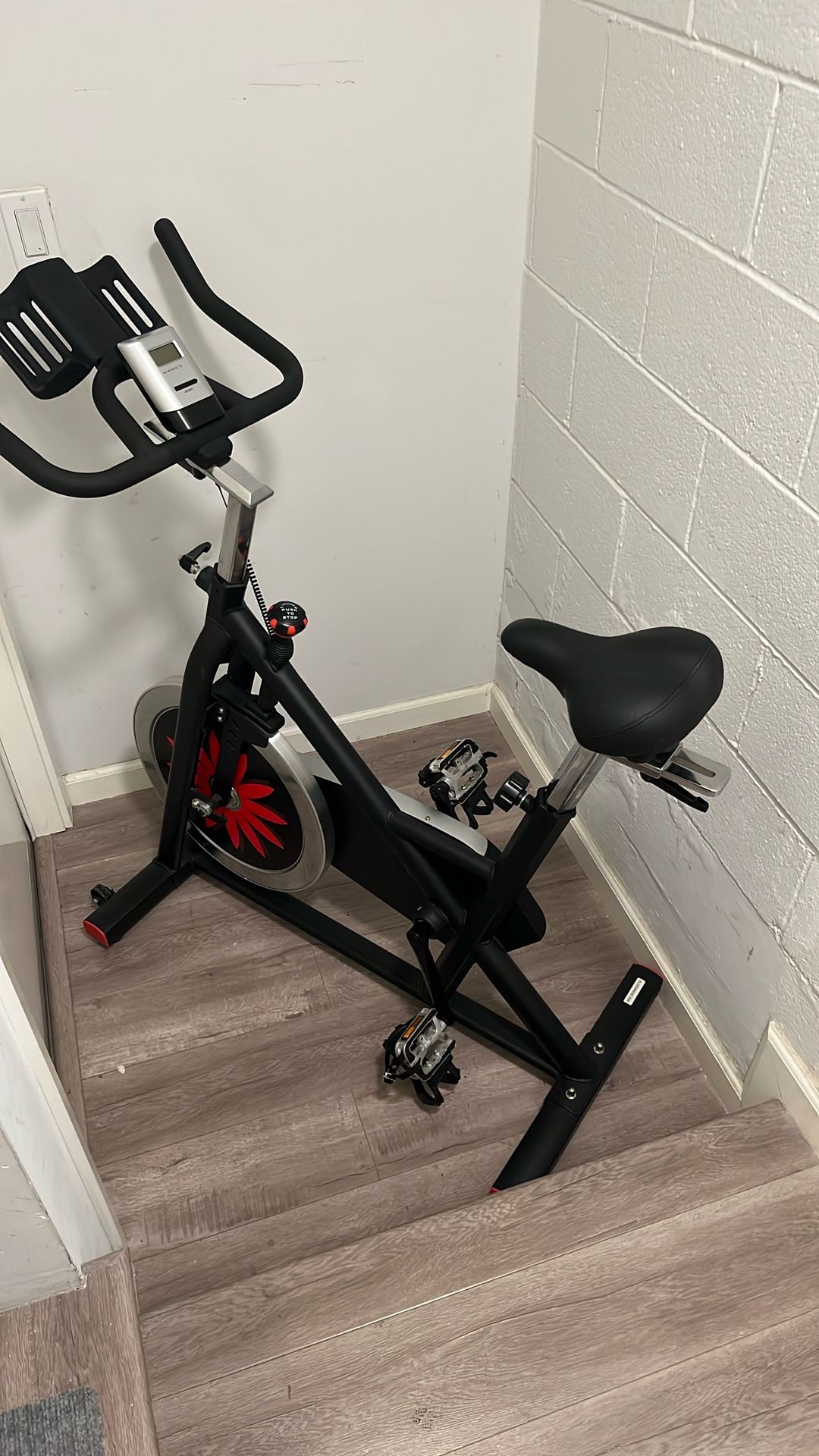 Exercise Bike, Stationary Bike for Home Gym, Indoor Cycling Bike w/Comfortable Seat Cushion & Tablet Mount, Silent Belt Drive Indoor Bike for Cardio.