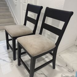 2 Kitchen Counter Chairs 