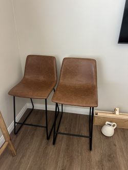 Set Of 2 Chairs!