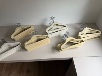 Velvet hangers kids