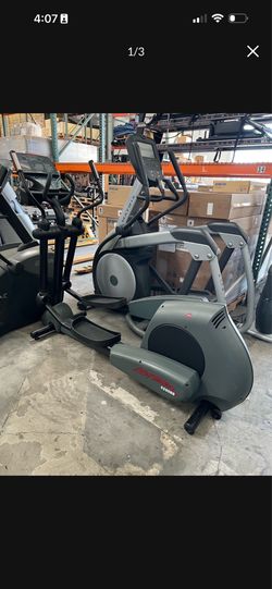 Life Fitness 9500HR Elliptical – Commercial Grade – Serviced
