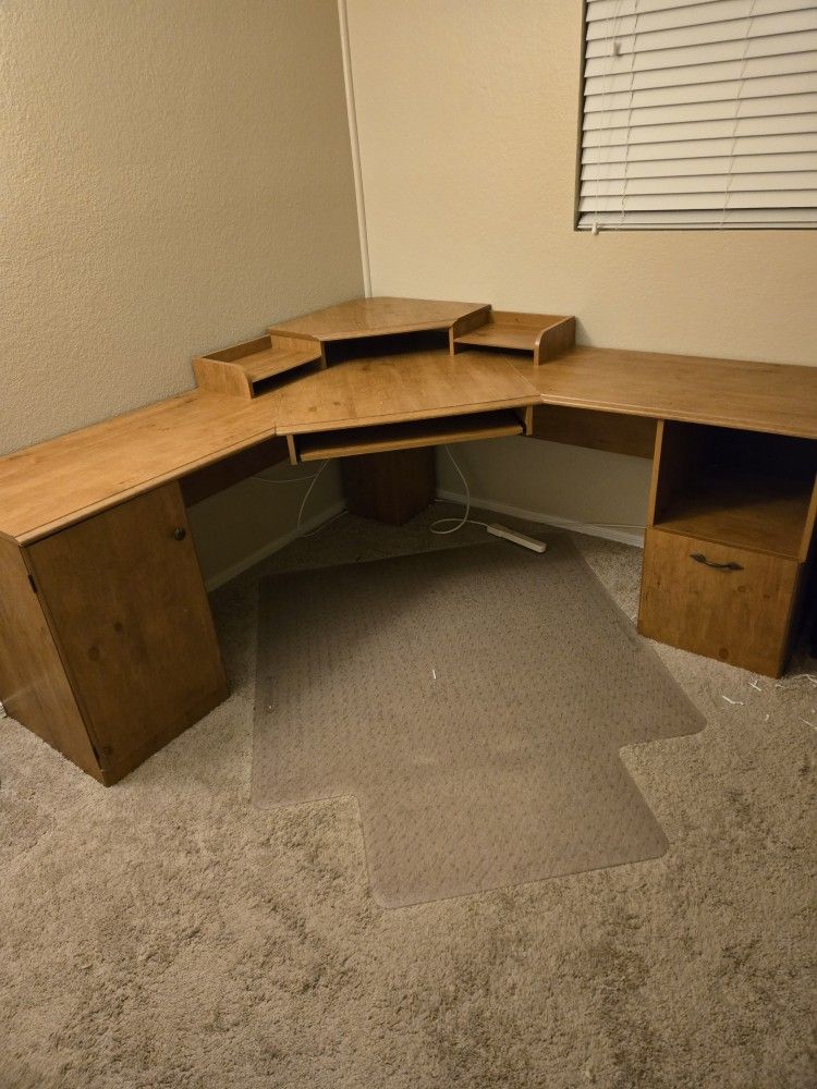 wood corner desk