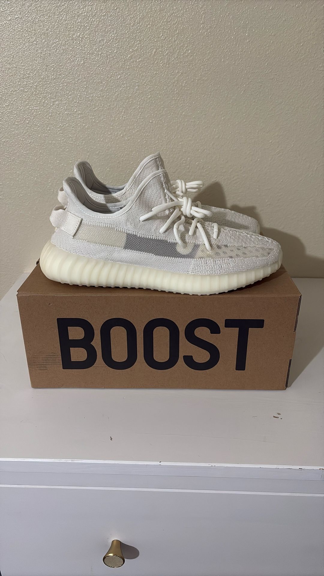 Yeezy Boost 350 V2 In White