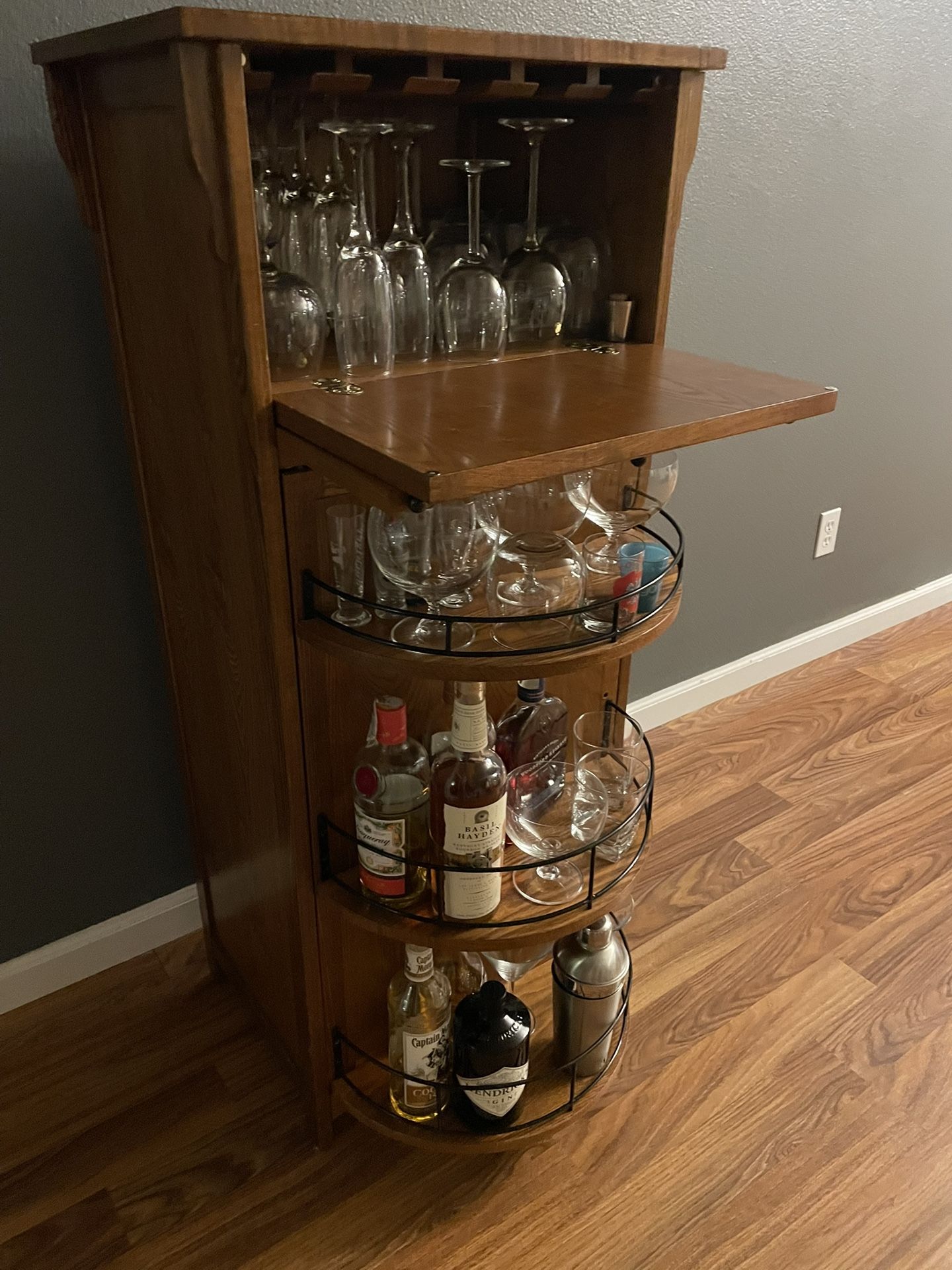 Classic Wood Bar