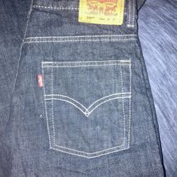 Levi’s /27/27    NEW