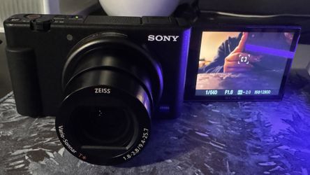 Digital Camera, Sony ZV-1 with Flip Screen