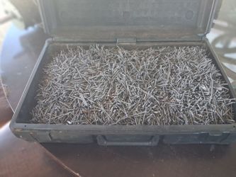 Galvanized finish nails