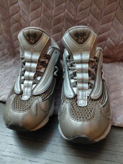 New Balance 1000 Sneakers size 1.5 kids