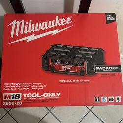 Milwaukee M18 Packout Radio 