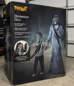 Doomsday Duo 5’7” Animatronic 2026 – NEW IN BOX