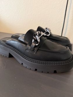 Mule clog shoes