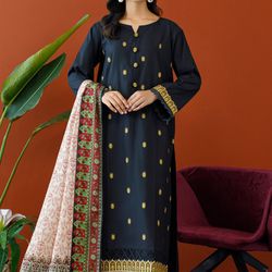 Indian/Pakistani  Designer Party Wear Embroidered 3pc Suit With Lawn Dupatta