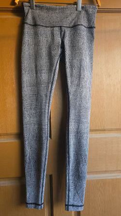 Lululemon women's leggings size 6 No holds Bakersfield 93304
