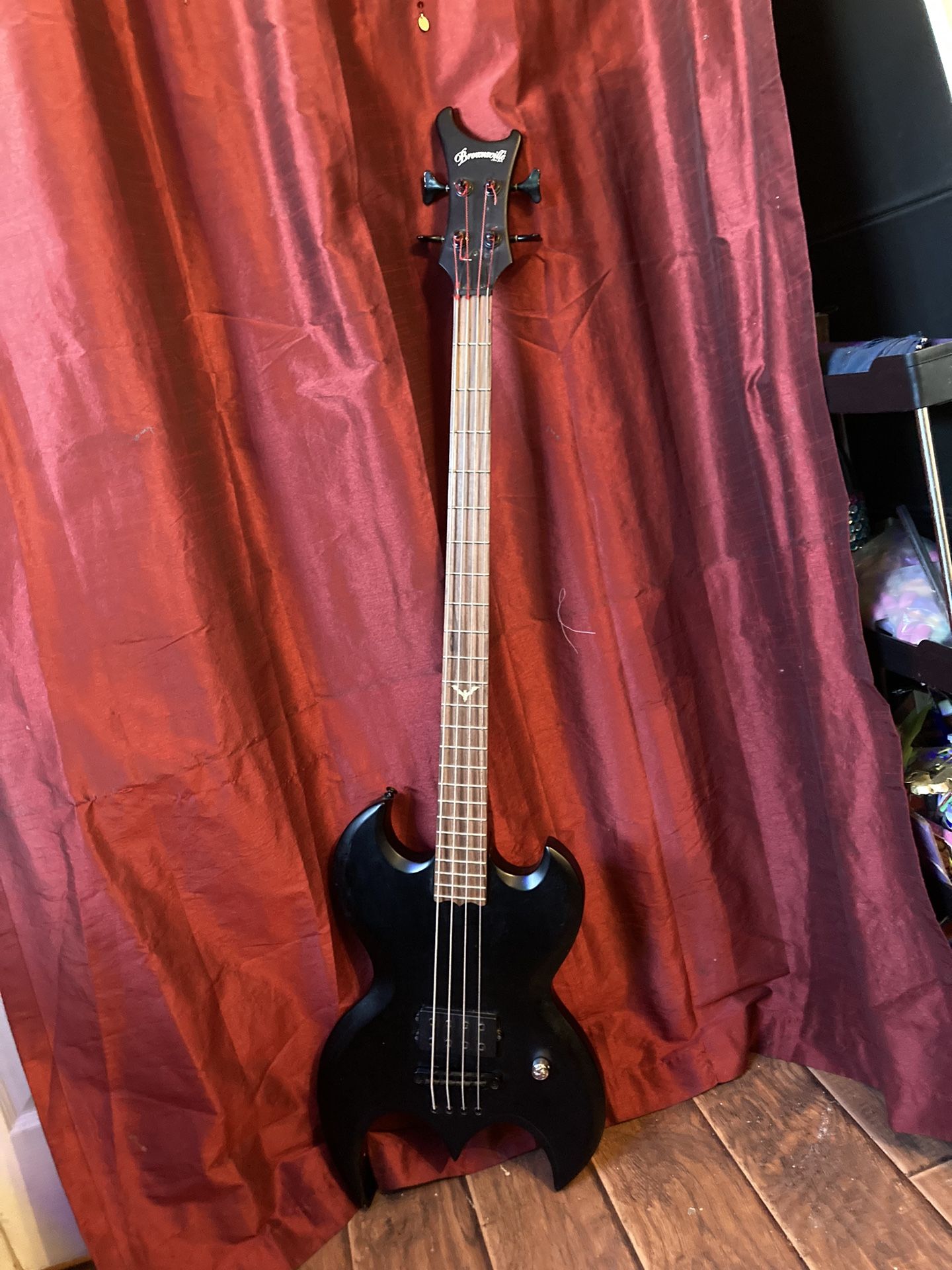 Brownsville 4 String “BAT” Bass Guitar w/ Guitar Research Backpack Gig Bag Case And Levy Strap