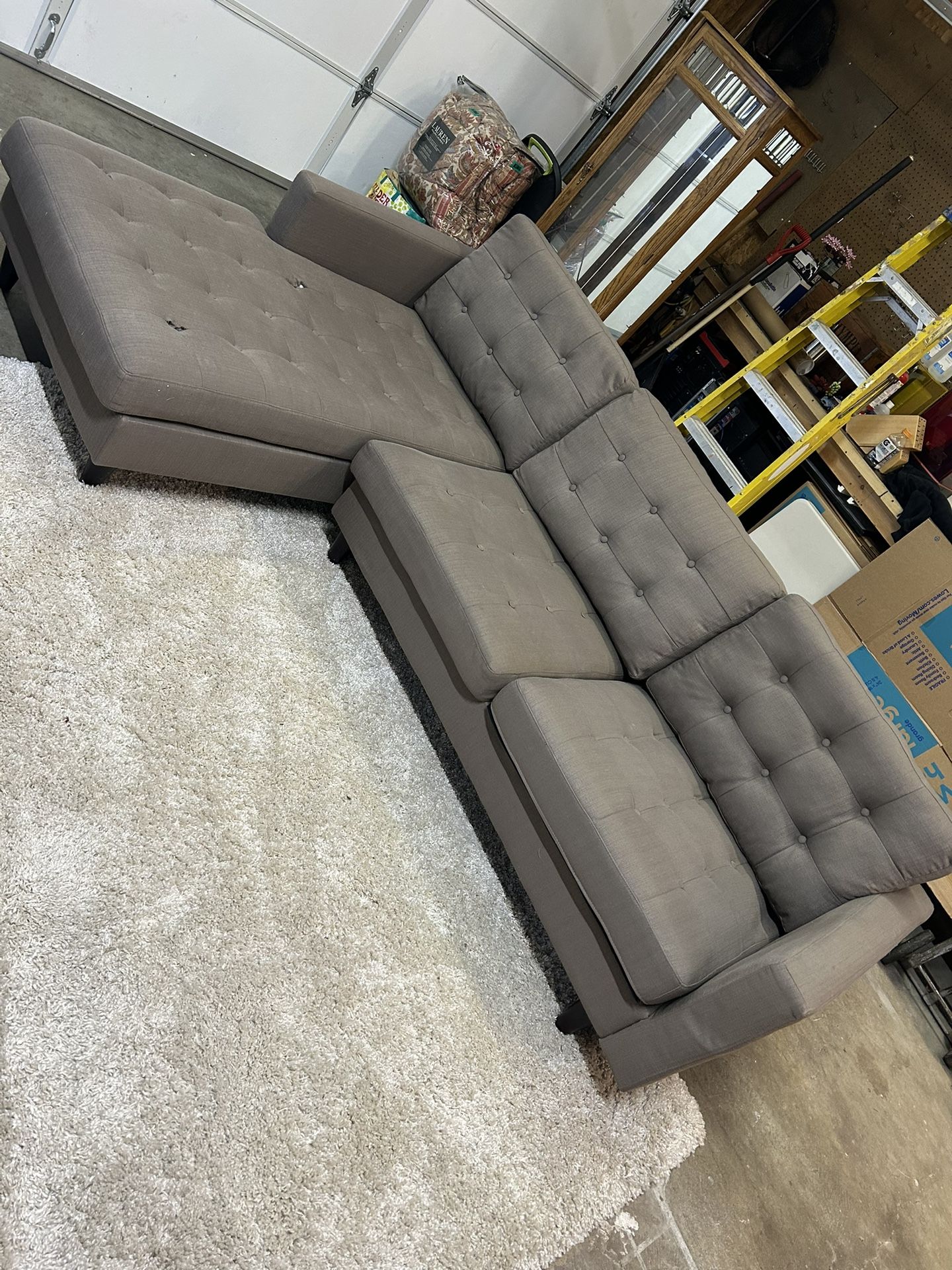 Sectional/Grey