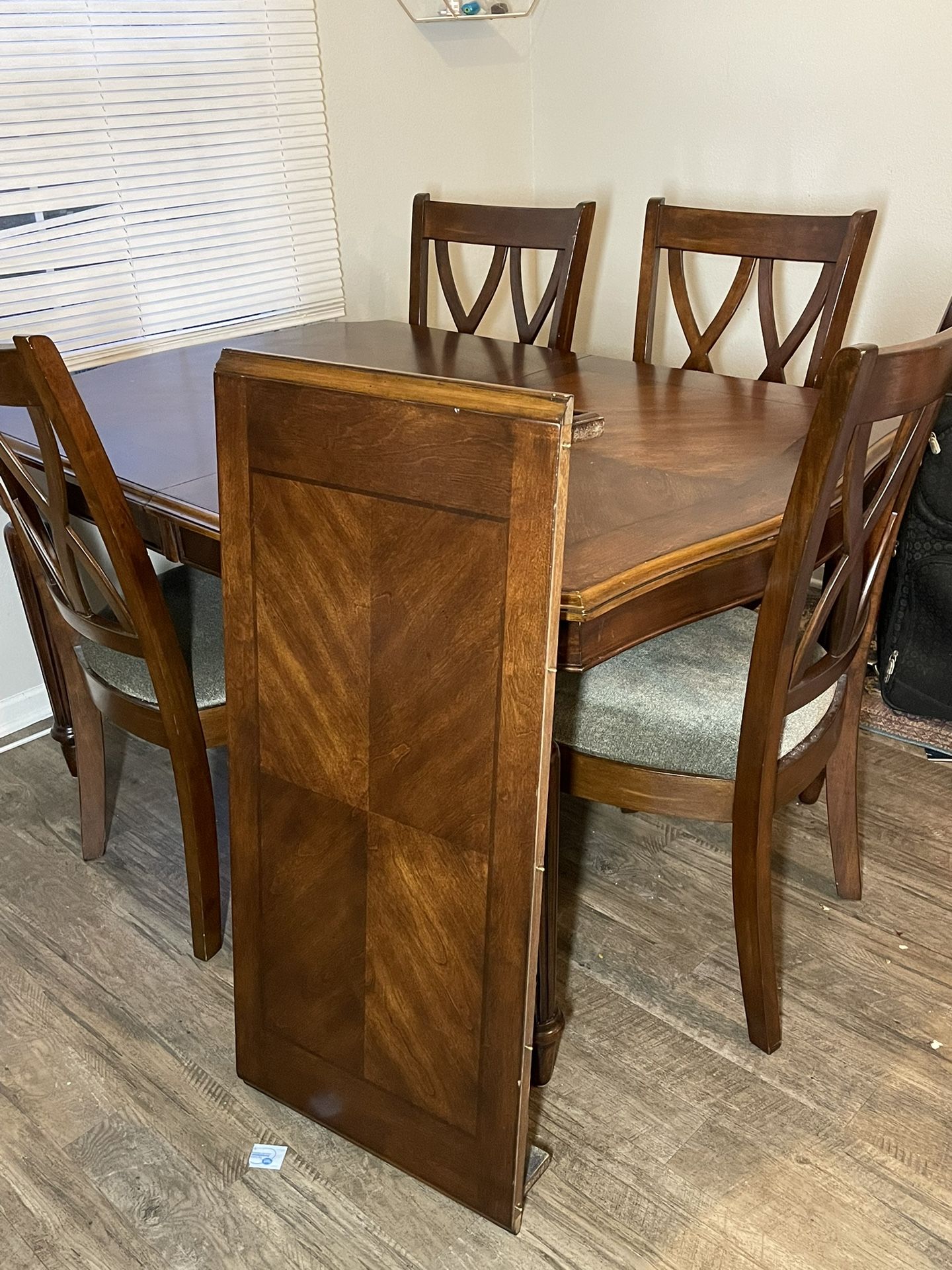 Dinning Table