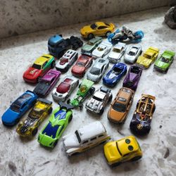 26 Diecast And Toy Cars Hot Wheels, Matchbox Etc