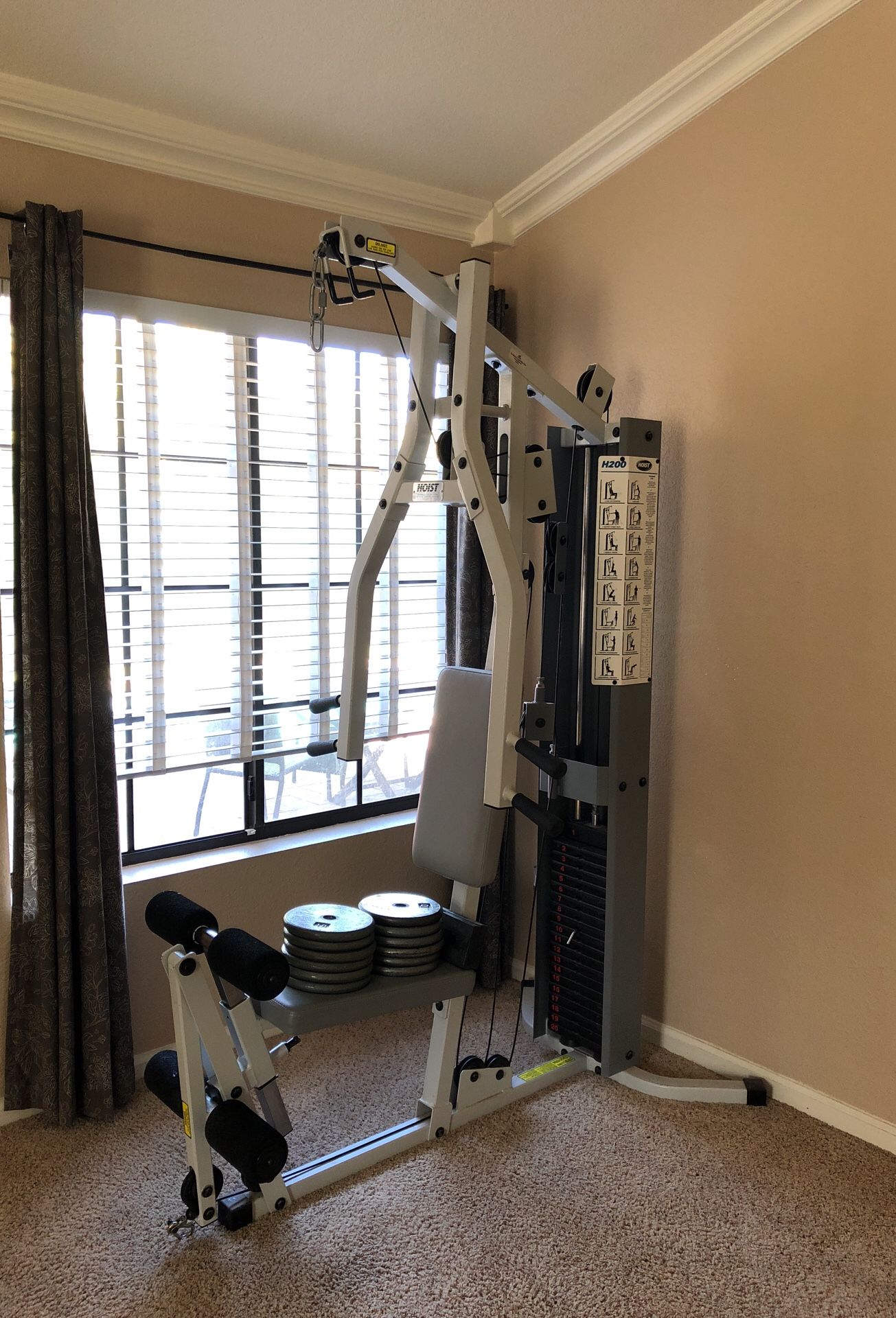 Hoist H200 Commercial Home Gym Weight Machine