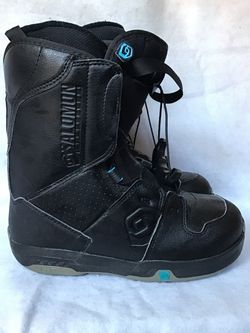 Size 6 Junior M/W Salomon Snowboard Boots