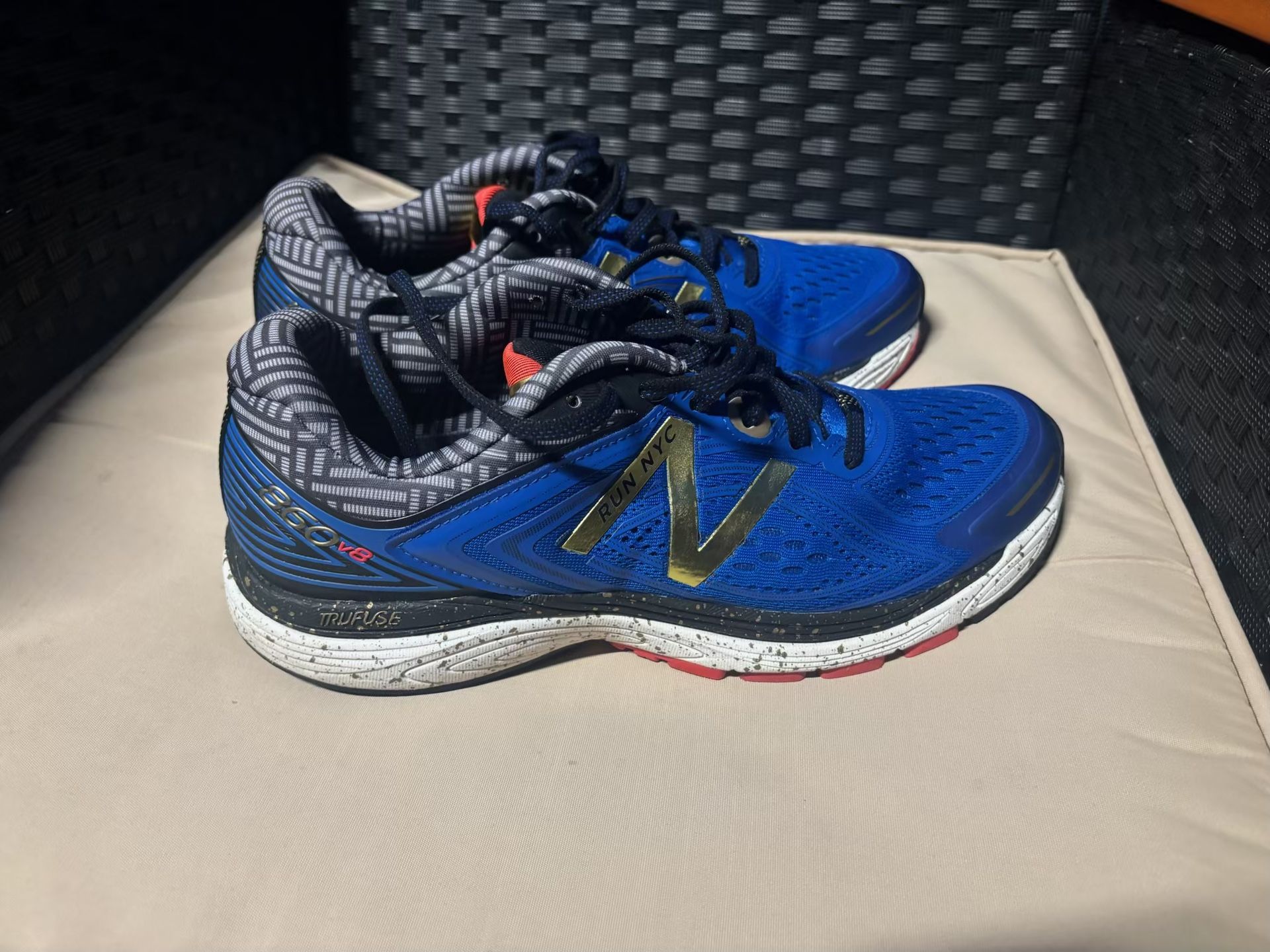 New Balance 860v8 Running Shoes