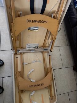 Dr. Lomilomi massage bed