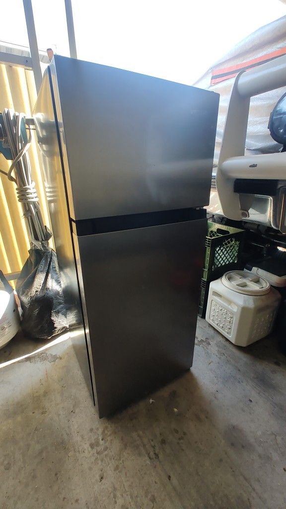 Small Refrigerator
