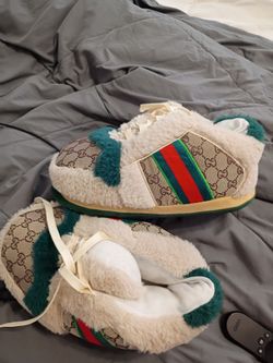 Slippers size large 8-10