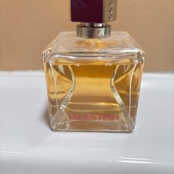 Lady Gaga’s Valentino Perfume