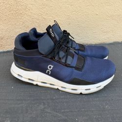 ON CLOUDNOVA NAVY/WHITE SNEAKERS