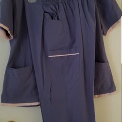 Scrubs By Reina for sale 15 Beautiful colors XL