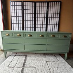 Solid Wood Dressing Cabinet