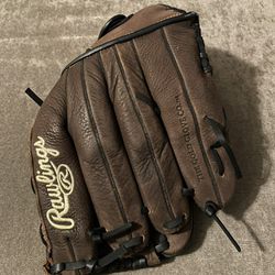 Excellent Condition Rawlings Baseball Glove 