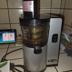 Omega Juicer VSJ843Q