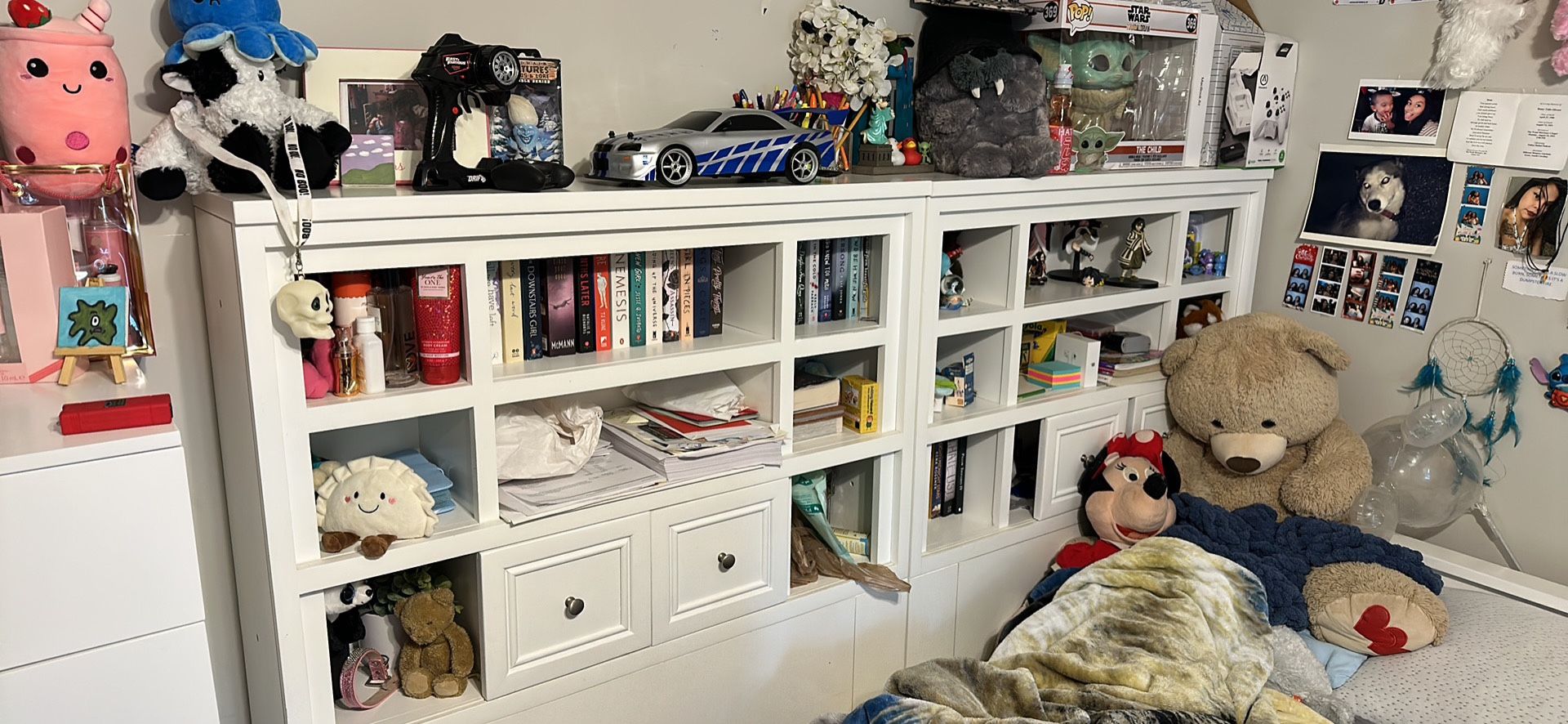Twin Bed Wkth Bookcase 
