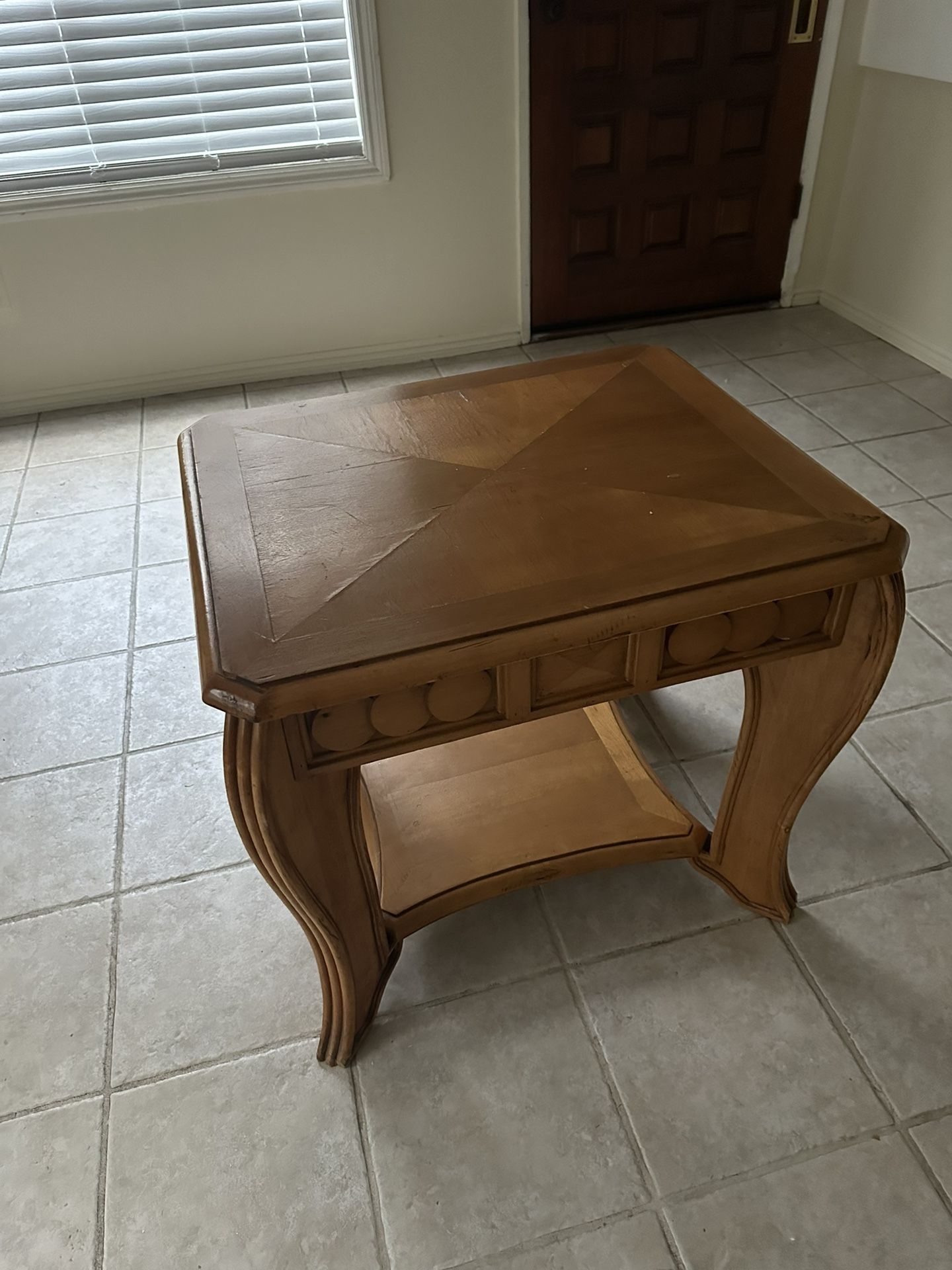 FREE Wooden side table with a diamond pattern