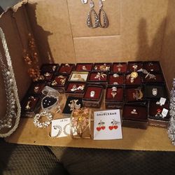 Gold electric plate jewelry $178 For All