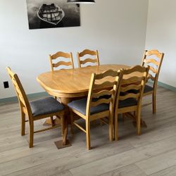 Dining room Table