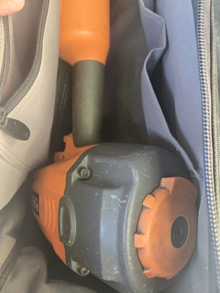 2 RIDGID FINISH NAILEE ONE BIG SIZE WITH BAG AND OTHER ONE SMALLER WITH HARD CASE