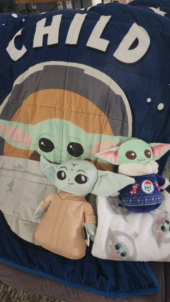 Baby Yoda Crib Size Bedding And Plushies $10 