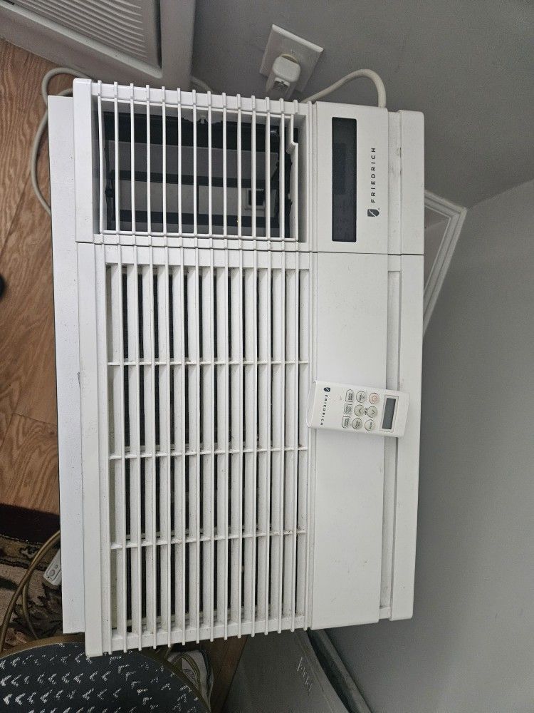 Air conditioner 10,000 BTU Friedrich CP10G10B

